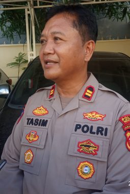 Himbauan Gubernur Jawa Barat, Melarang Masyarakat Menggunakan Jalan Jalan Propinsi Untuk Kepentingan Pribadi “